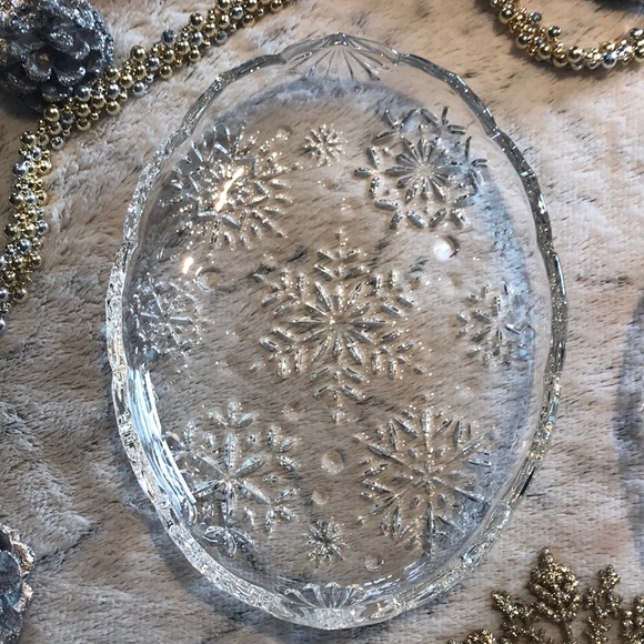 MIKASA set of 2 - SnowFlake ❄️ Dish - Picture 2 of 10